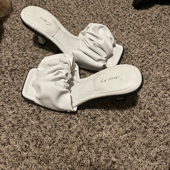 Sam Edelman circus white heels. - Picture 2 of 3